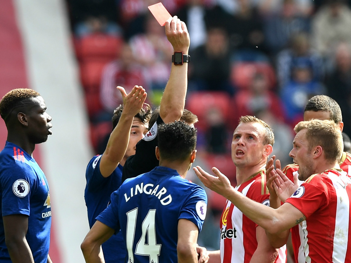 sebastian-larsson-sunderland-red-card.jpg